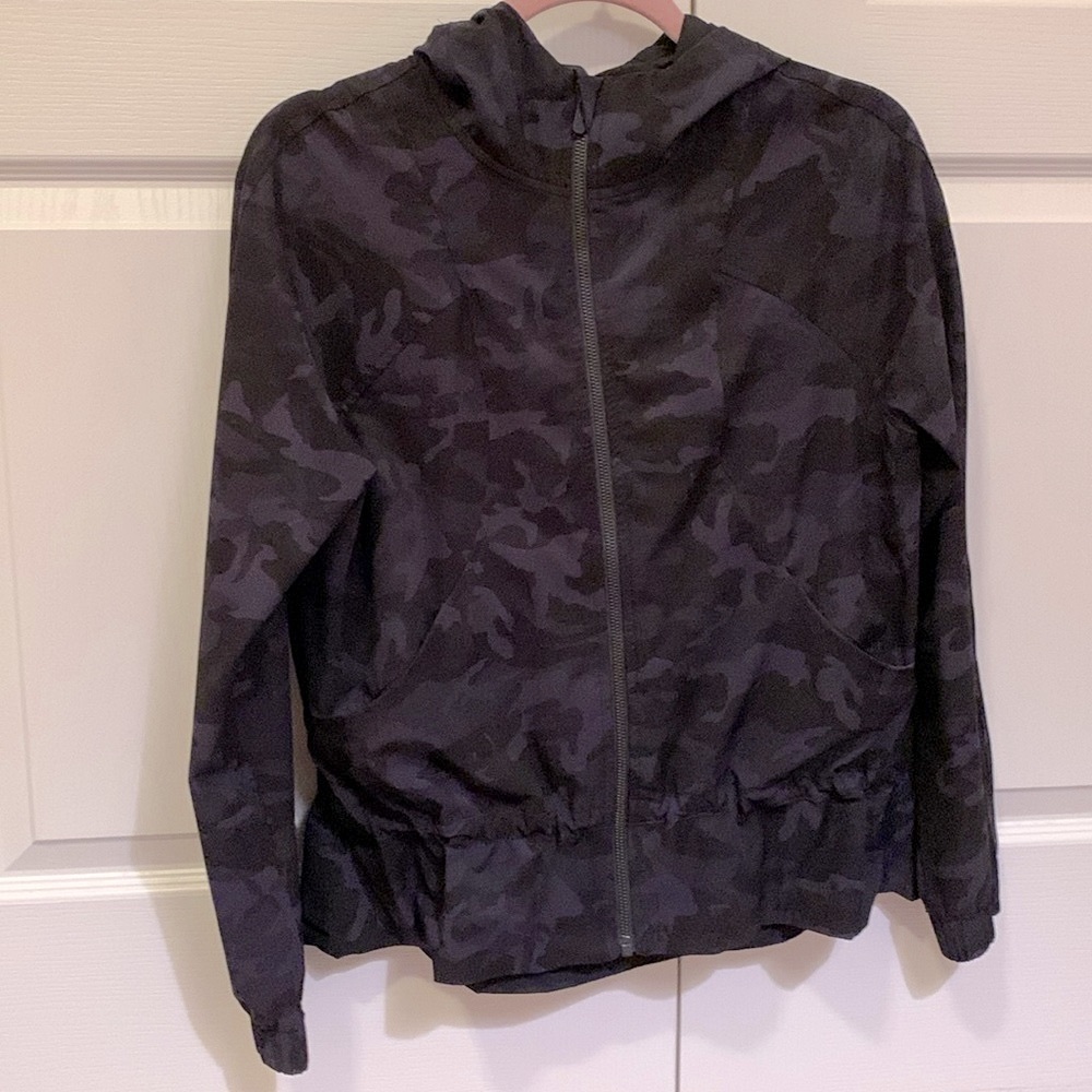 Lululemon | New Pack it up jacket (size4)